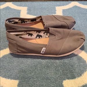 Women’s TOMS, Size 7.5